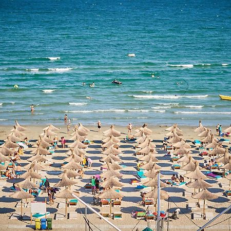 Black Sea Estate Apartment Spa N Pool Beach Resort Năvodari Екстериор снимка