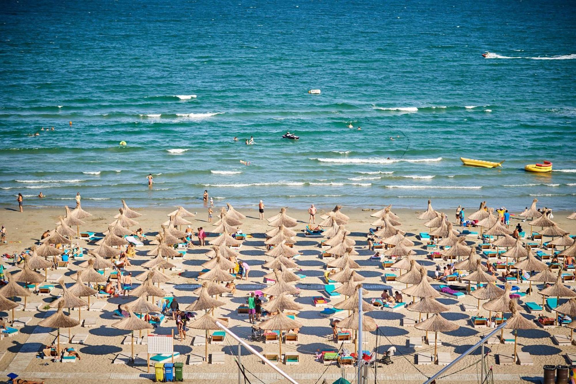 Black Sea Estate Apartment Spa N Pool Beach Resort Năvodari Екстериор снимка